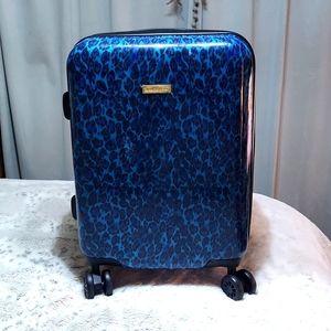 Carry-on Hard-shell Suitcase